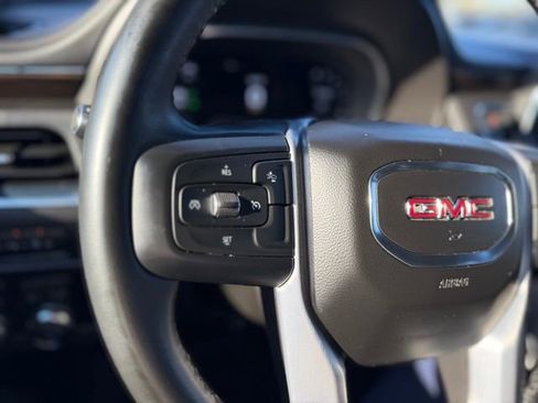 Used 2023 GMC Yukon XL SLE AWD/4WD image 14