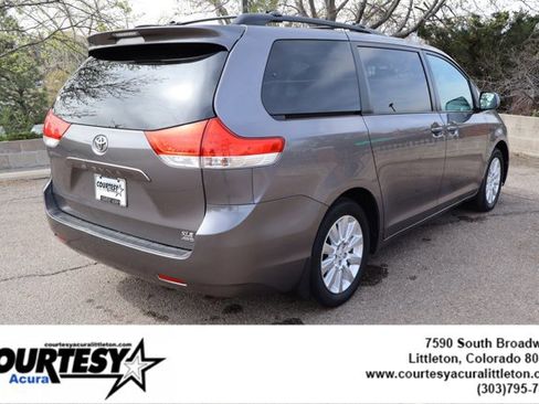 Used 2011 Toyota Sienna XLE w/ Entertainment Pkg AWD/4WD image 6