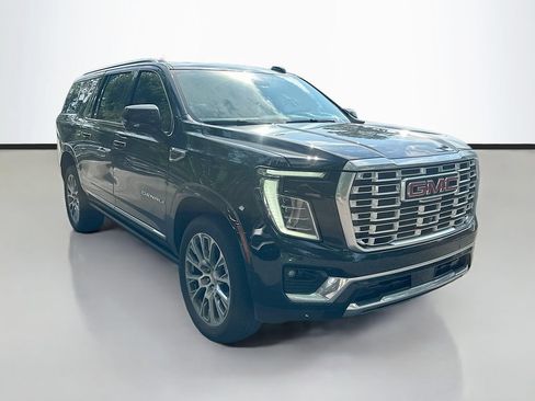 Used 2025 GMC Yukon XL Denali w/ Sun & Power Step Package RWD image 3