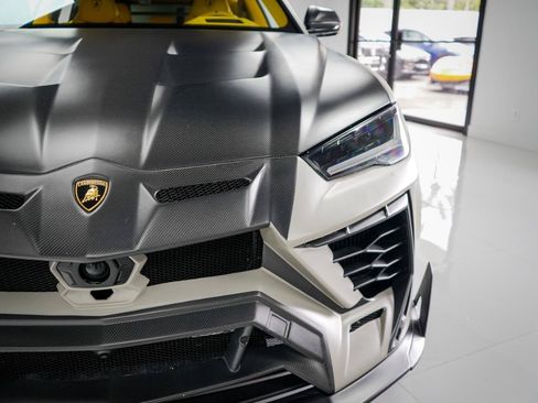Used 2021 Lamborghini Urus AWD/4WD image 8