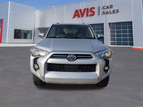Used 2024 Toyota 4Runner SR5 Premium image 2