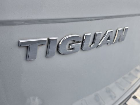 Used 2019 Volkswagen Tiguan S w/ Driver Assistance Package image 9