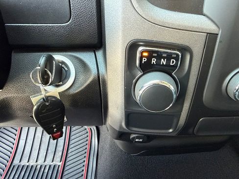 Used 2021 RAM 1500 Express RWD image 12