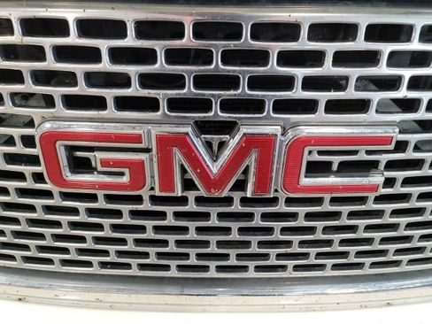 Used 2015 GMC Yukon XL Denali w/ Touring Package AWD/4WD image 14