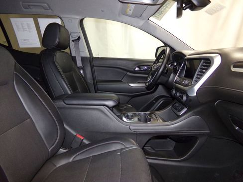 Used 2023 GMC Acadia SLT image 8