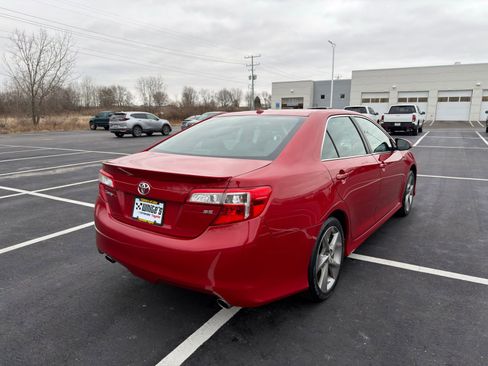 Used 2014 Toyota Camry SE image 8