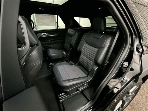 New 2026 Ford Explorer ST-Line w/ ST-Line Street Pack image 25