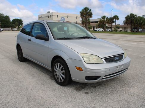 Used 2006 Ford Focus S FWD image 15
