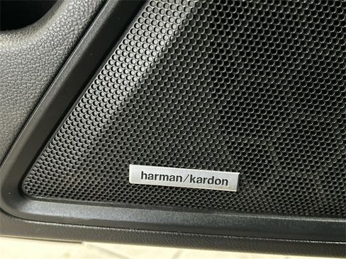 Used 2020 Subaru Outback Limited image 22