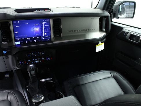 New 2026 Ford Bronco Outer Banks AWD/4WD image 19