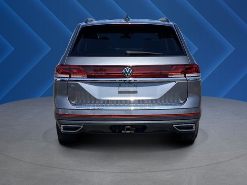 Used 2024 Volkswagen Atlas SE FWD image 4