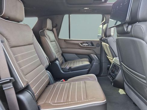 New 2026 GMC Yukon Denali Ultimate w/ LPO, Floor Liner Package AWD/4WD image 27