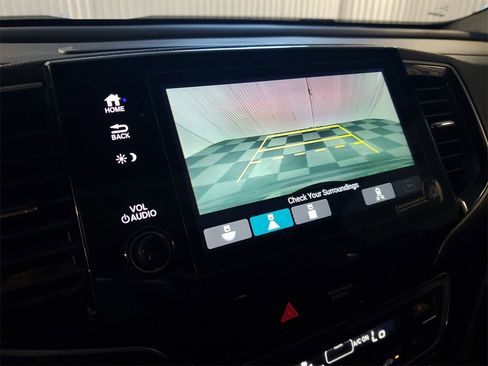 Used 2020 Honda Pilot Touring image 29