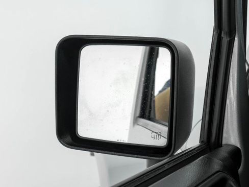 Used 2013 Jeep Wrangler Unlimited Rubicon image 38