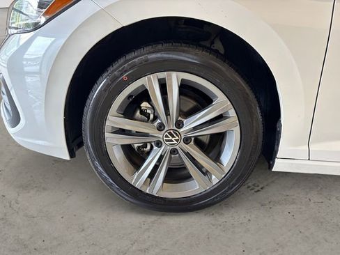 Used 2024 Volkswagen Jetta SE FWD image 15