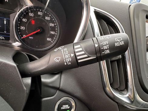 Used 2024 Chevrolet Equinox LT AWD/4WD image 19