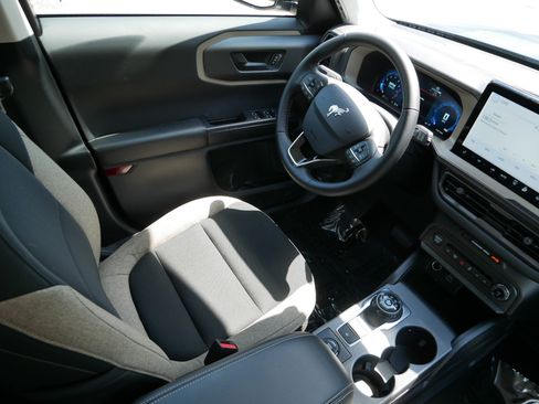 Used 2025 Ford Bronco Sport Big Bend w/ Convenience Package AWD/4WD image 9
