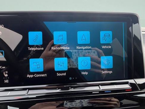 New 2026 Volkswagen Atlas Cross Sport SE AWD/4WD image 15