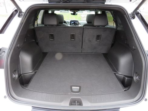 Used 2025 Chevrolet Blazer Premier w/ Driver Confidence II Package image 12