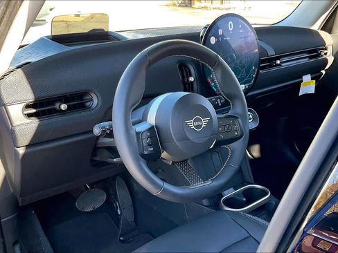 Certified 2025 MINI Cooper S image 17