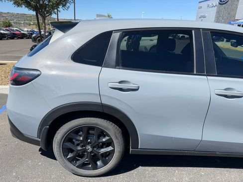 Used 2023 Honda HR-V Sport image 14
