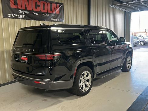 Used 2022 Jeep Wagoneer Series II image 4