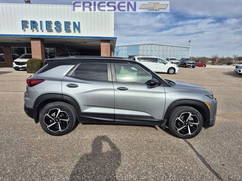 Used 2023 Chevrolet TrailBlazer RS w/ Sun and Liftgate Package image 6