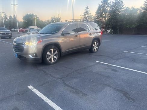 Used 2018 Chevrolet Traverse LT AWD/4WD image 4