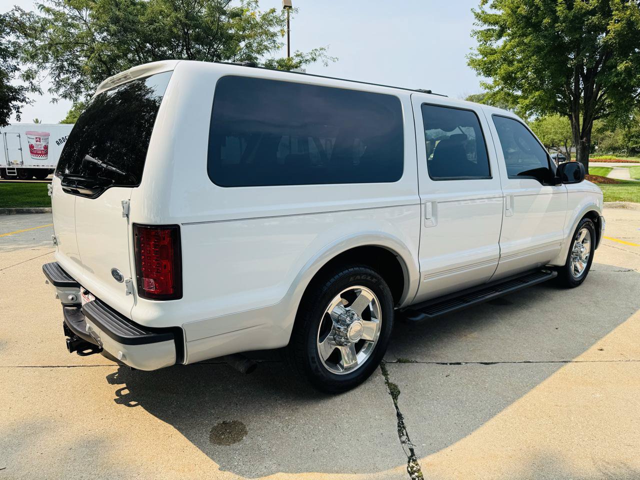 Used 2005 Ford Excursion Eddie Bauer RWD image 3