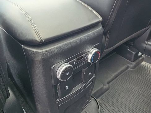 Used 2022 Ford Explorer XLT w/ Equipment Group 202A AWD/4WD image 15