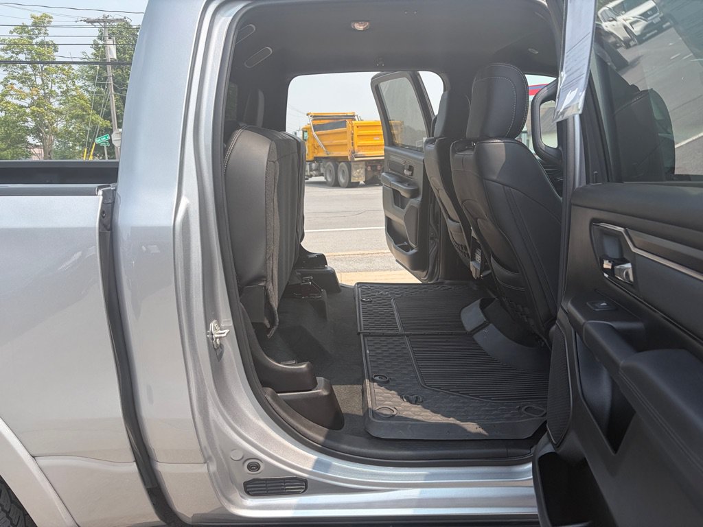 Used 2024 RAM 1500 Big Horn AWD/4WD image 33