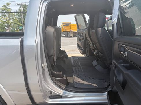 Used 2024 RAM 1500 Big Horn AWD/4WD image 33