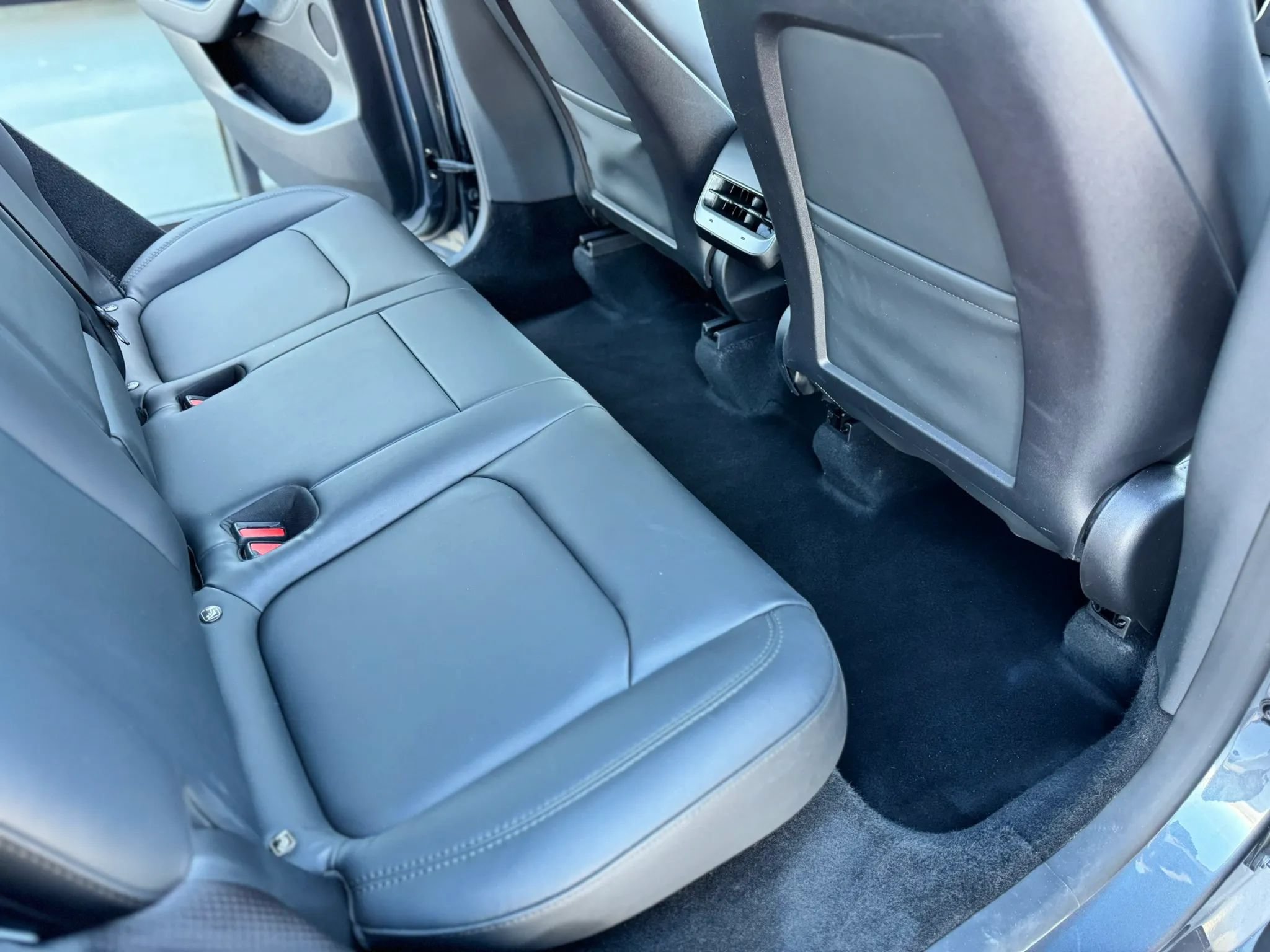 Used 2023 Tesla Model Y Long Range AWD/4WD image 15