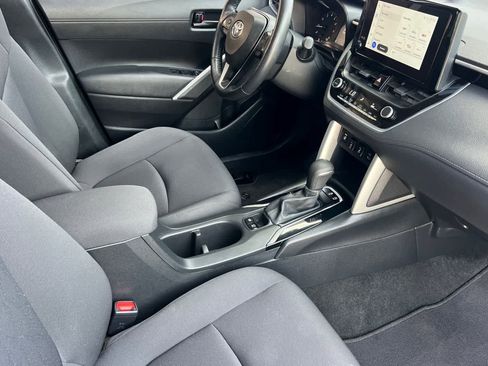 Used 2024 Toyota Corolla Cross LE image 17