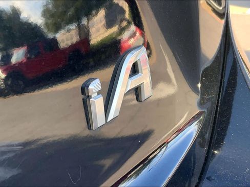 Used 2017 Toyota Yaris iA FWD image 9