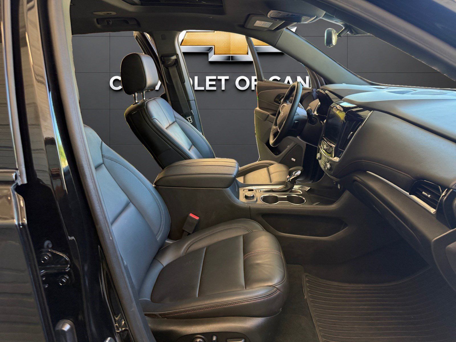 Used 2023 Chevrolet Traverse RS AWD/4WD image 13