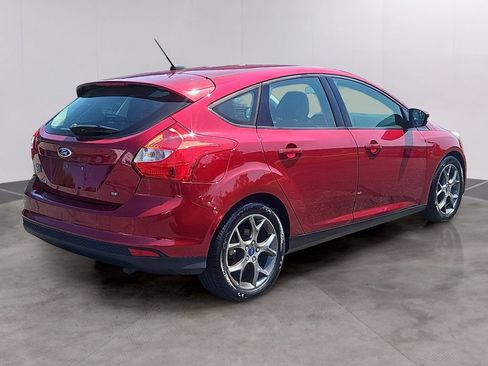 Used 2014 Ford Focus SE w/ Equipment Group 201A FWD image 4
