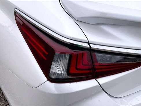 Used 2022 Lexus ES 350 w/ Accessory Package image 28