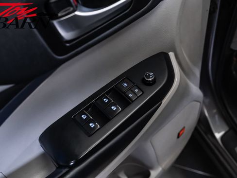 Used 2019 Toyota Highlander Limited Platinum AWD/4WD image 23