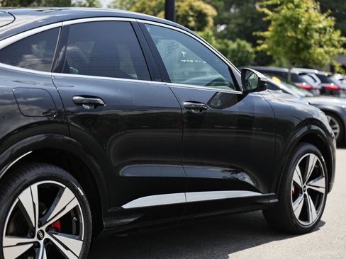 New 2026 Audi SQ5 Prestige AWD/4WD image 8