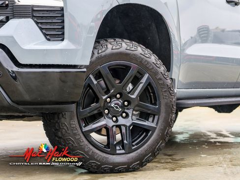 Used 2024 Chevrolet Silverado 1500 LT Trail Boss w/ LT Trail Boss Premium Package image 2