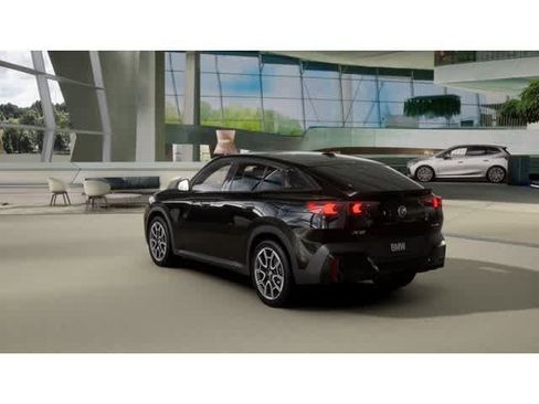 New 2026 BMW X2 xDrive28i w/ Technology Package AWD/4WD image 2
