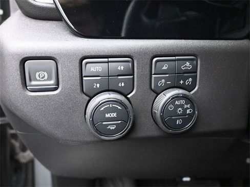 Used 2024 Chevrolet Silverado 1500 LT Trail Boss w/ LT Trail Boss Premium Package image 13