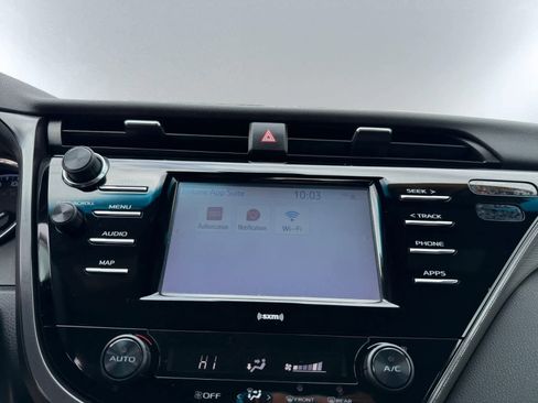 Used 2020 Toyota Camry SE FWD image 14