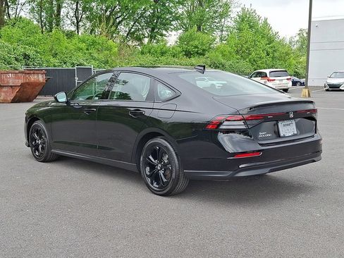 Used 2025 Honda Accord SE image 4