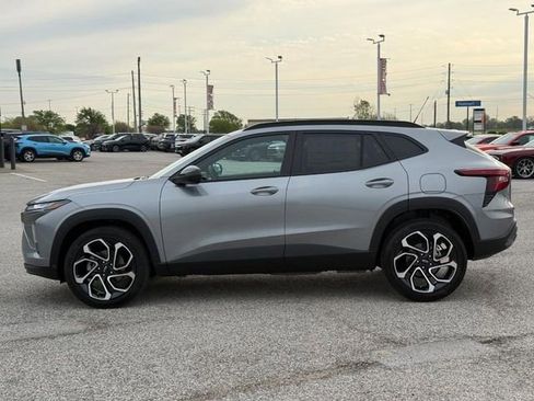 New 2026 Chevrolet Trax RS w/ Driver Confidence Package FWD image 2