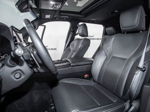 Used 2023 Lexus LX 600 4WD w/ Appearance Package image 19