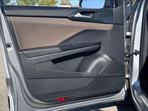 Used 2022 Volkswagen Taos SEL image 20