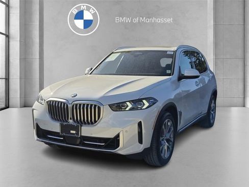 Certified 2025 BMW X5 xDrive40i w/ Parking Assistance Package AWD/4WD image 1