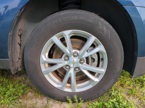 Used 2017 Chevrolet Equinox LT FWD image 10